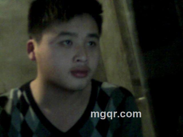 这双人床欠缺的温馨的头像