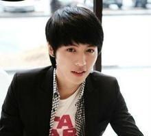 双腿之间的吻的头像