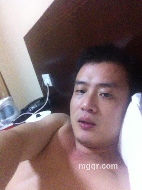 赶不上现实的头像