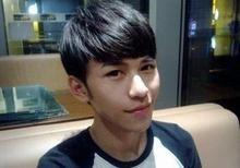 下面很大的的头像