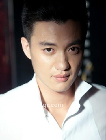 成熟真诚帅气的头像