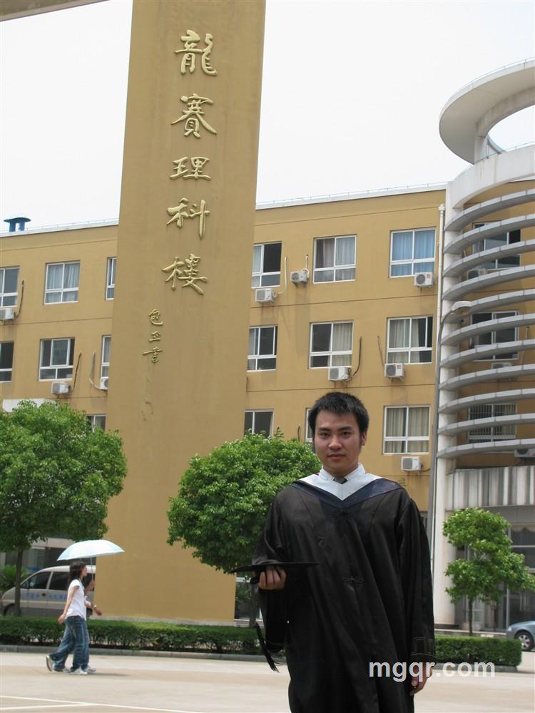 爱就直接上的头像