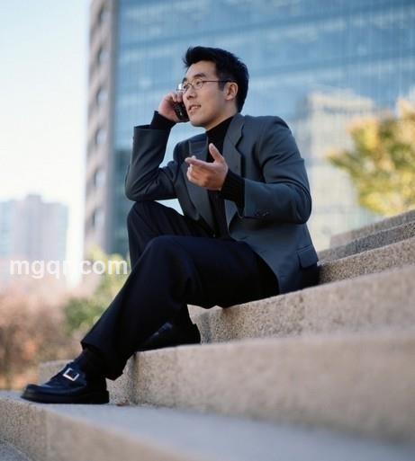 沙滩上的老船长的头像