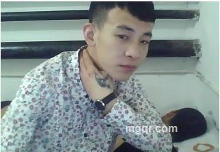 姿势小伙的头像