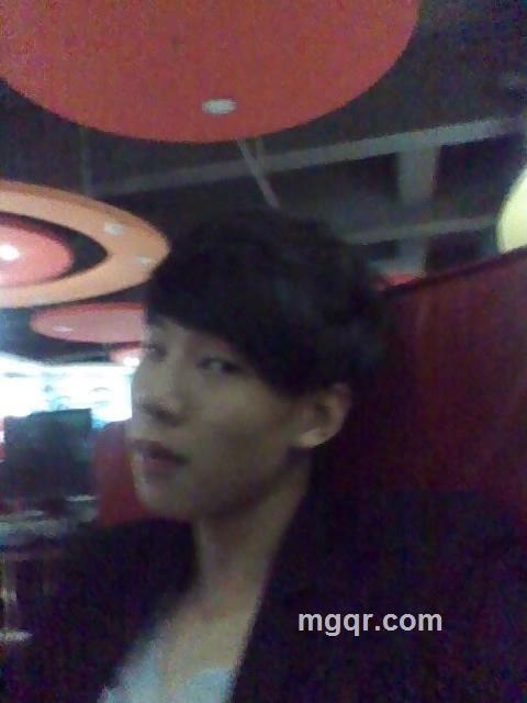 天黑黑不过人心的头像