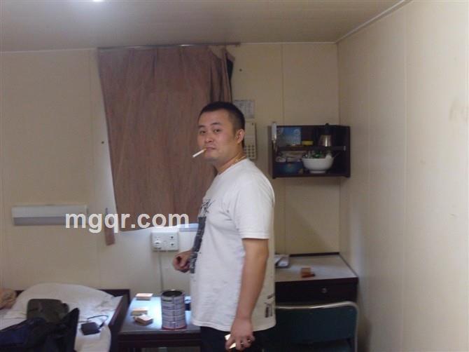 会咬人的猪的头像