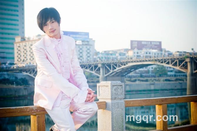 小心碎了的头像