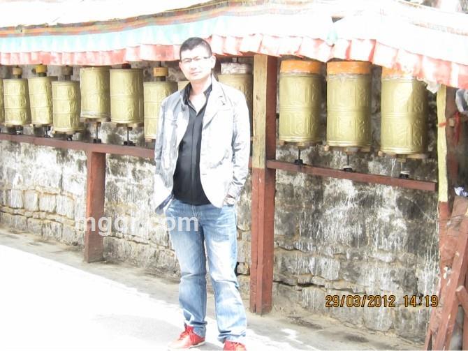 爷本轻狂的头像