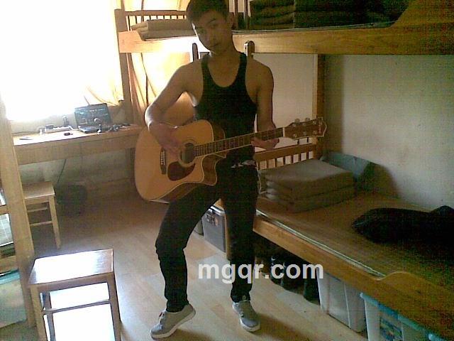 你的嘴让我坚硬如铁的头像