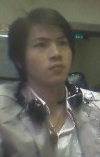 假装不在呼的头像