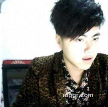 只对你钟情的头像