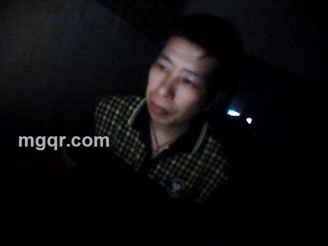 风中的 红 玫瑰的头像