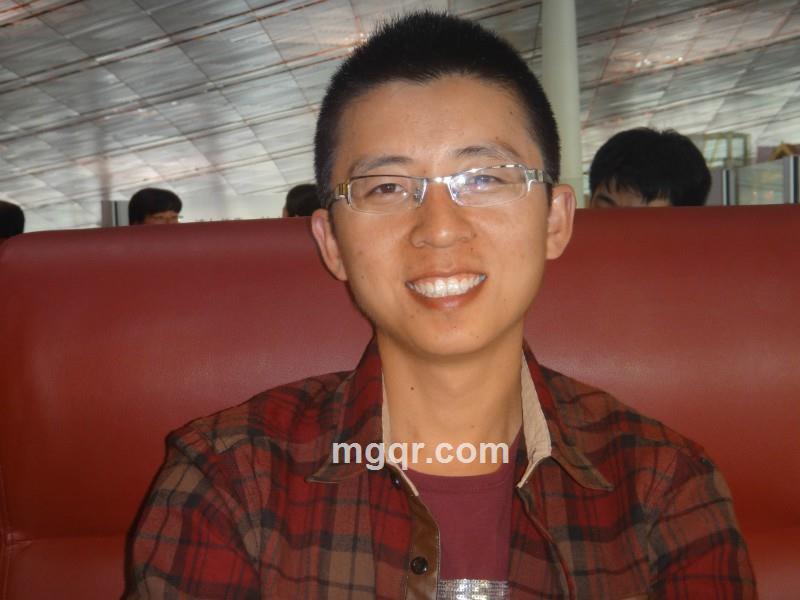 饕餮型男的头像