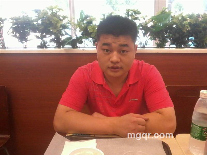 吸烟的男人的头像