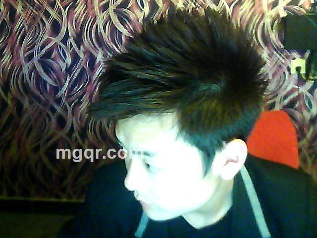 ，墙头等红杏的头像