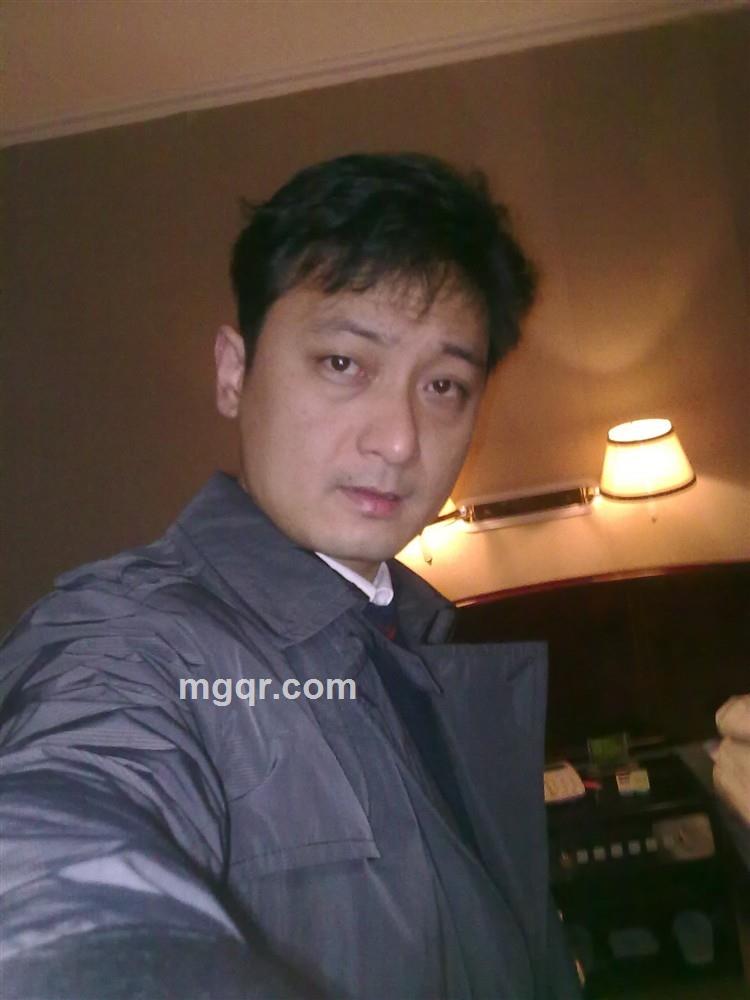 水里有条鱼的头像