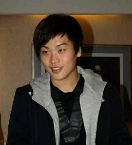 车轮子滚的头像