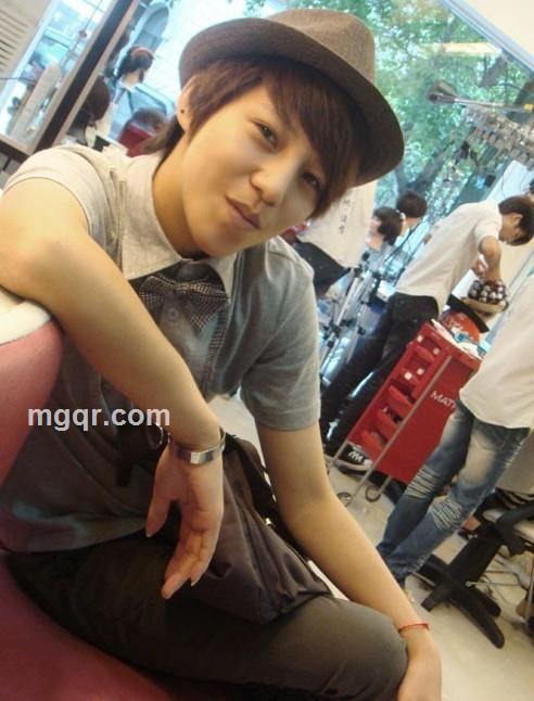 差一点就很帅的头像