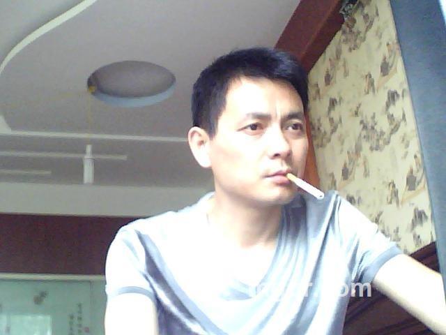 卡拉眼神的头像