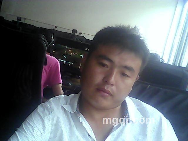 冬天热夏天冷的头像