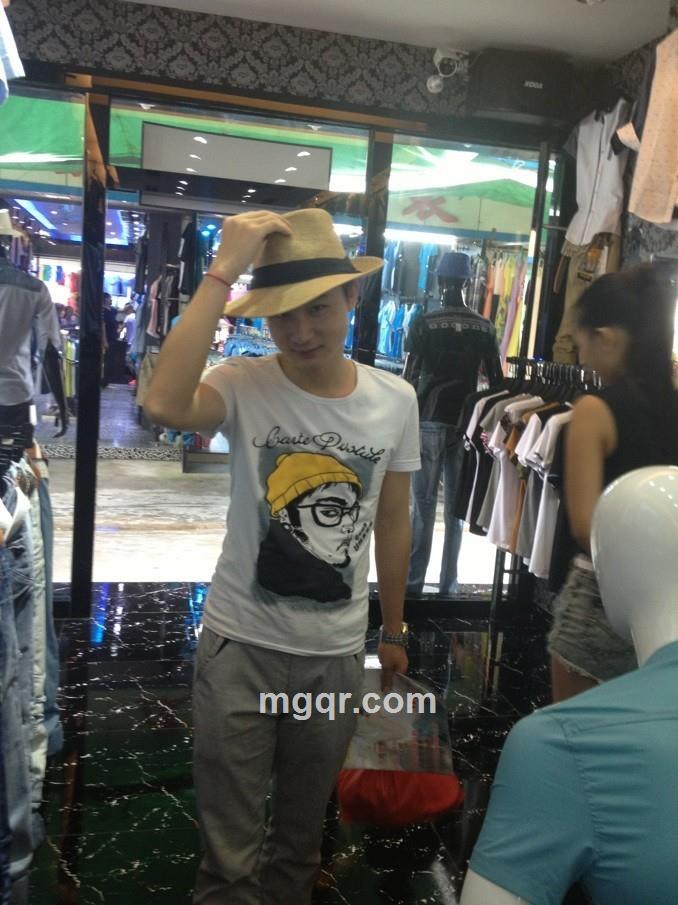 假装%微笑的头像