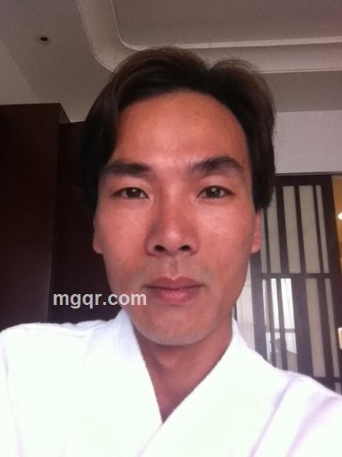 半个月亮的头像