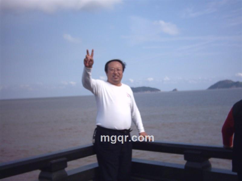 阳光雨露润物无声的头像