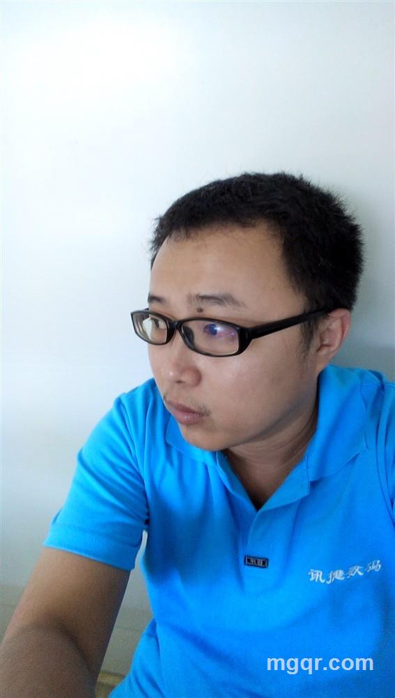 华丽的猪的头像