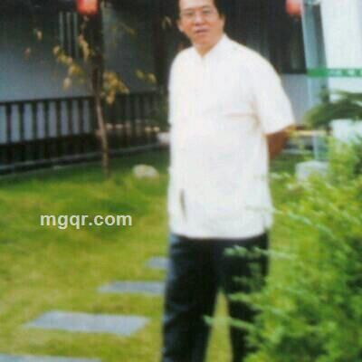 月亮走我也走的头像