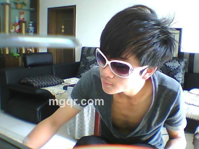 玩世~不恭的头像