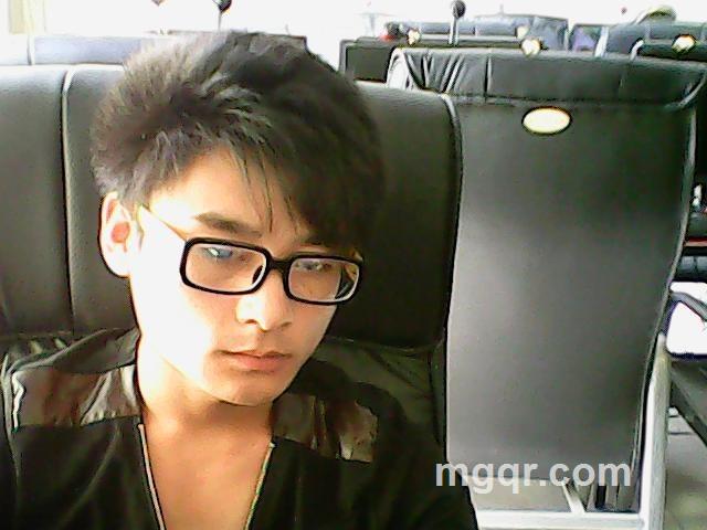 受伤的心。可以爱谁的头像