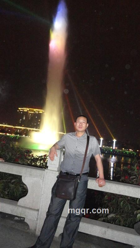 害怕黑夜的 狼的头像