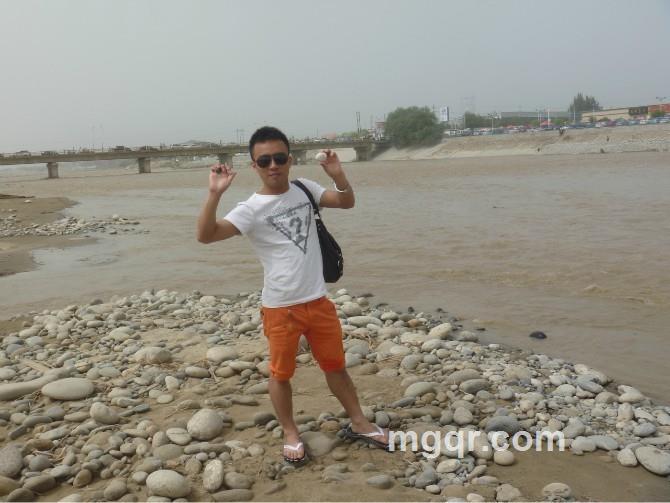 蓝天白云大地我给你的头像