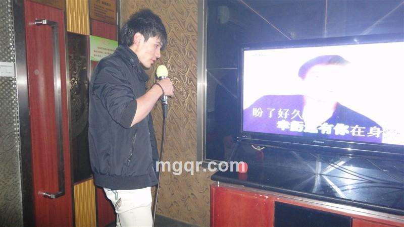 单着并不快乐的头像