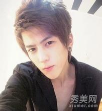 妞，小心裙底哦