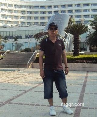 你不是真的快乐的头像