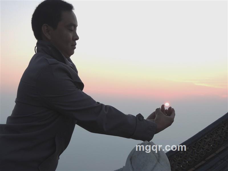 指着太阳叫。。。。的头像