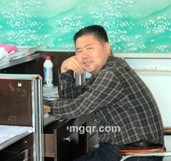 金黄赤色的头像