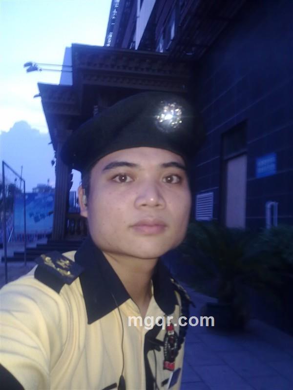 小二，泪流满面的头像