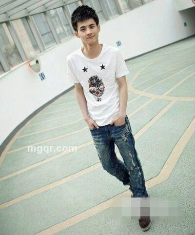 妈！她亲我！的头像