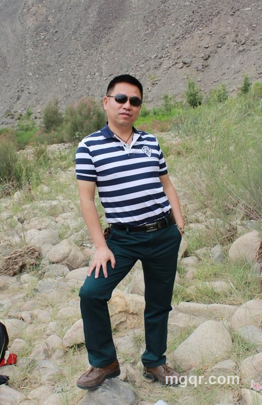 新疆画家的头像