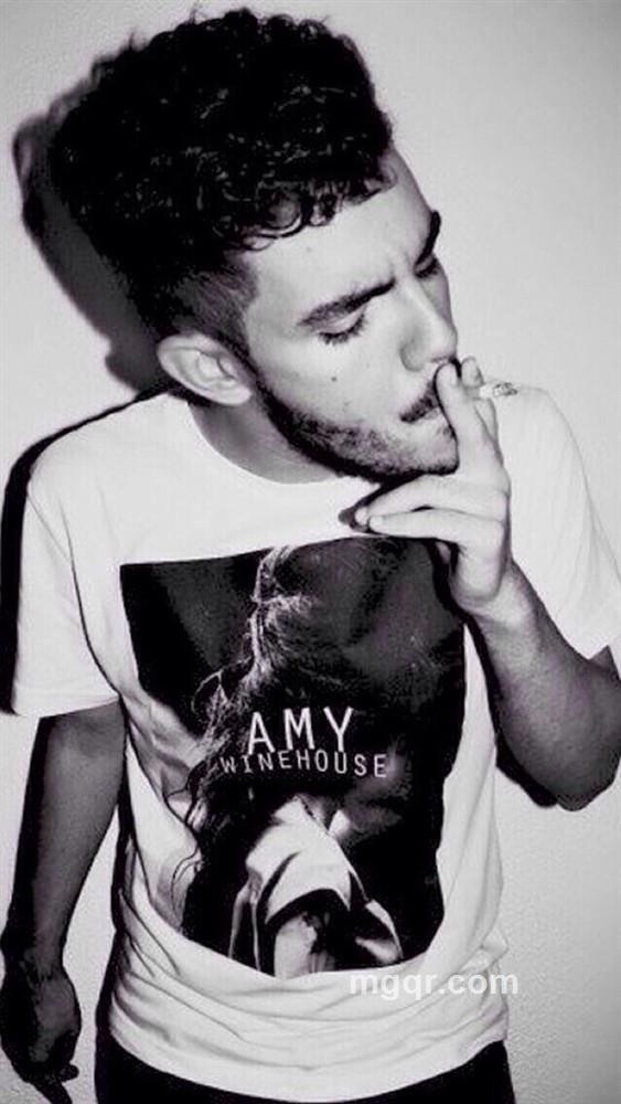 小男人缺爱的头像