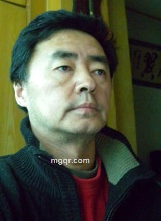 50岁的男人的头像