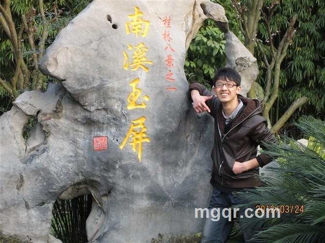 艾妮一往年的头像