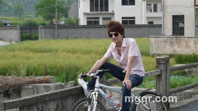 笑容不是为我.的头像