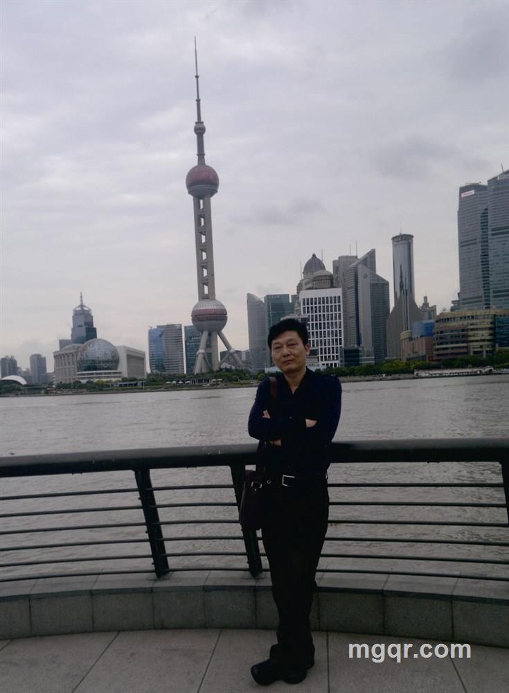 月光下的酒的头像