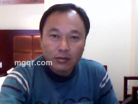 香烟在指尖慢慢燃烧的头像