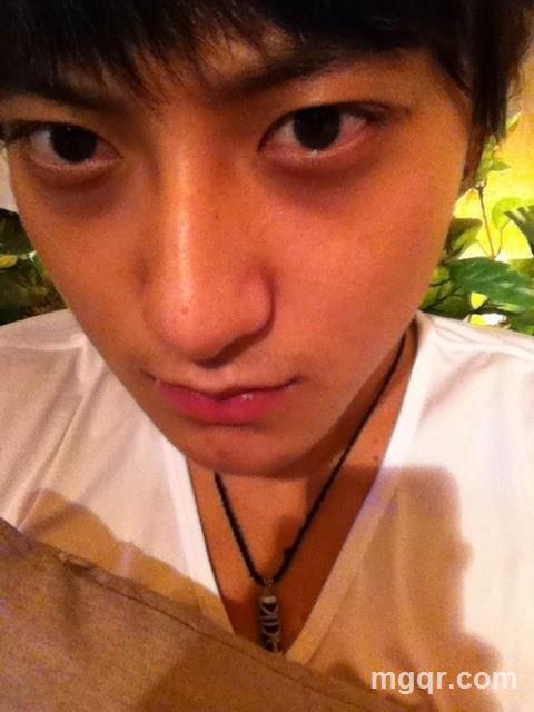 坏小孩爱美女的头像