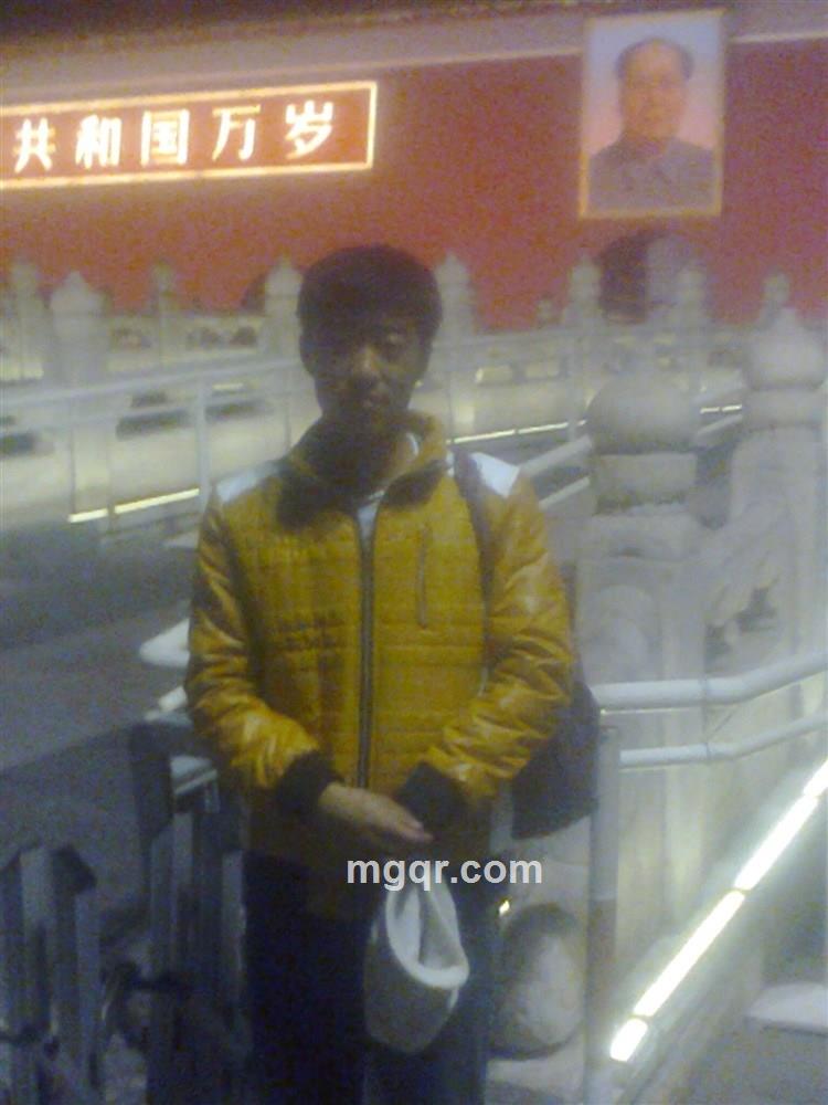 幸福不等于爱的头像