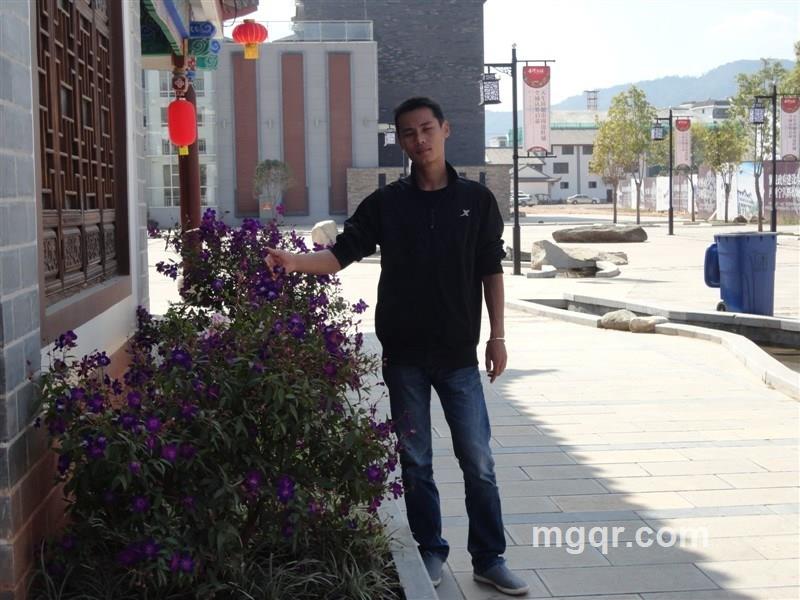 上床总在天黑后的头像